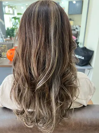 セミロング カラー 鶴見 和美のヘアスタイル