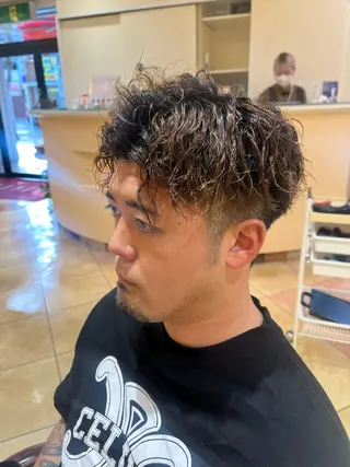 パーマ メンズ メンズパーマ特化 外山 健太のヘアスタイル