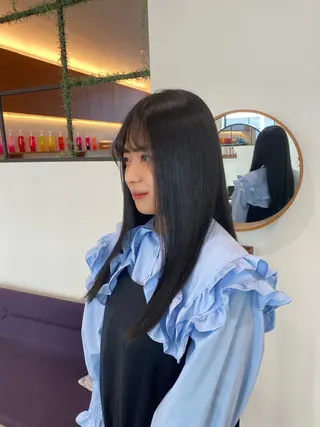 セミロング カラー Garland 表参道所属・ミディアムレイヤー/ 艶カラー🎀　emiのヘアスタイル