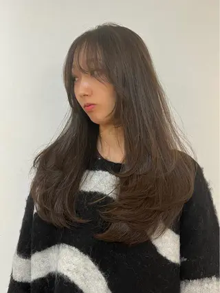 ロング 韓国ヘア レイヤーカットのヘアスタイル