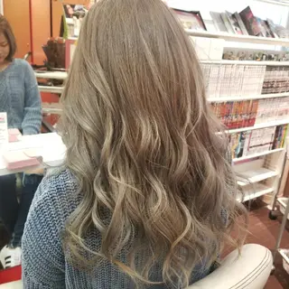 セミロング カラー 植田 /エクステ /ブリーチ/髪質改善のヘアスタイル
