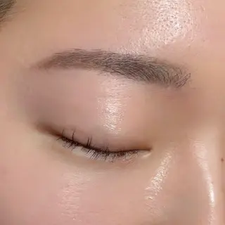 アイブロウ meguru／マツパ ／マツエク／束感のマツエク・マツパデザイン