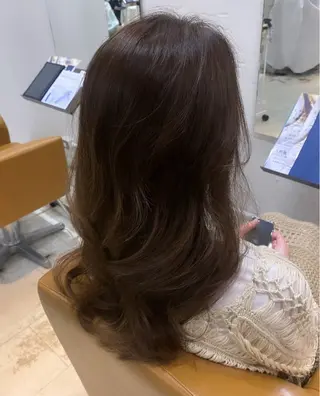 ロング 中元 美月のヘアスタイル