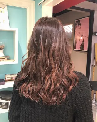 ロング salowin 原宿 aroa所属・韓国／ハッシュカット ／透明感カラー／金野のヘアスタイル