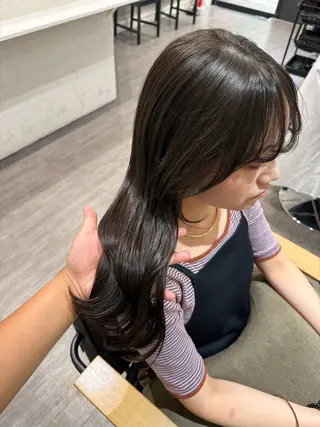 ロング カラー 上田 紗也のヘアスタイル