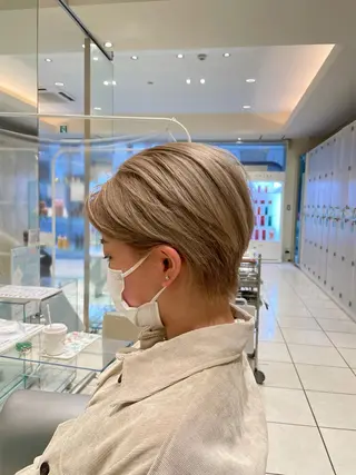 ショート MODEks eau 佐藤優志のヘアスタイル