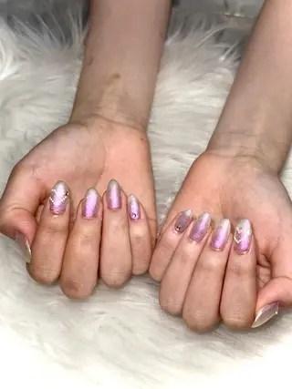 ネイル Momoka 🍑🎀のネイルデザイン