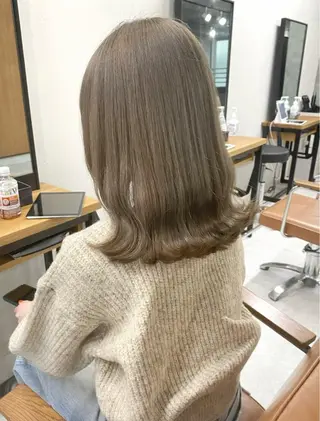 ミディアム カラー ヘアアレンジ 🌷FUKA🌷 まろやかハイトーンのヘアスタイル