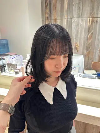 セミロング カラー 安丸 結夏のヘアスタイル
