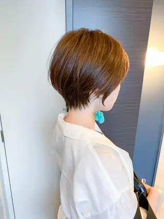 ショート Lond enikaのヘアスタイル