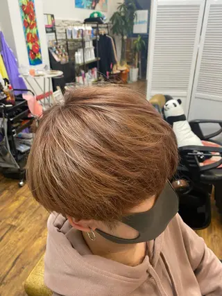 ショート カラー メンズ clomus梅田茶屋町店所属・髪質改善特化美容師 酸性ストレート近藤俊のヘアスタイル