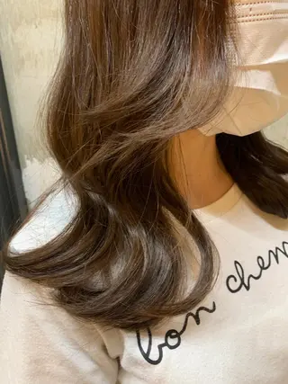 ミディアム カラー 🎀ハイトーン/レイ ヤー/Reina🎀のヘアスタイル