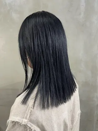 カラー RINA .のヘアスタイル