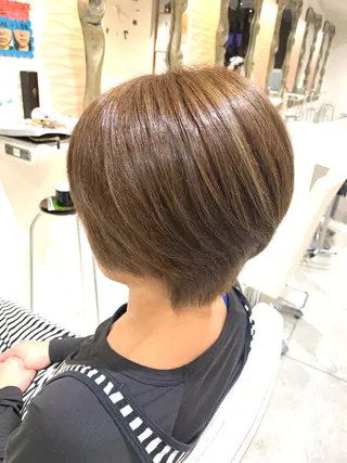 ショート カラー 松吉 純平のヘアスタイル