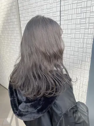 カラー 髙橋一哉　ブリーチ/ ベージュカラーのヘアスタイル