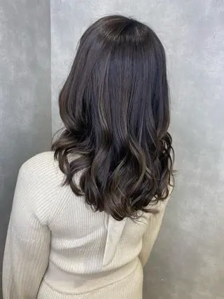 ミディアム 美髪/髪質改善 顔周り/透明感カラーのヘアスタイル