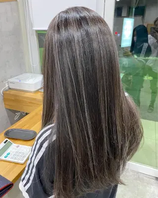 セミロング ROI 【ロイ】のヘアスタイル