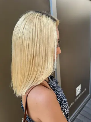 ミディアム カラー 艶カラー/縮毛矯正/ ブリーチカラー/みなのヘアスタイル