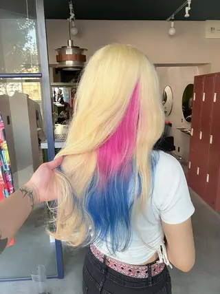 ロング カラー ハイトーン・デザイン HINOKIのヘアスタイル