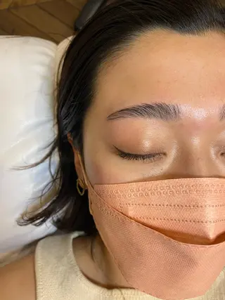 アイブロウ miien(SALONVILLAGE内)所属・MOE /渋谷・明治神宮前のマツエク・マツパデザイン