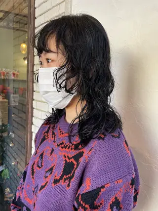 セミロング パーマ 安江 理緒のヘアスタイル