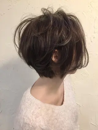 ショート カラー 韓国レイヤー外国人風 透明感カラー髪質改善のヘアスタイル