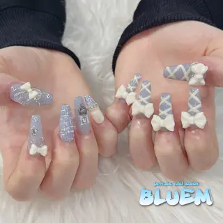 ネイル BLUEM なな🐶のネイルデザイン