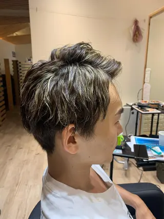 ショート カラー メンズ 大久保 隆蔵のヘアスタイル