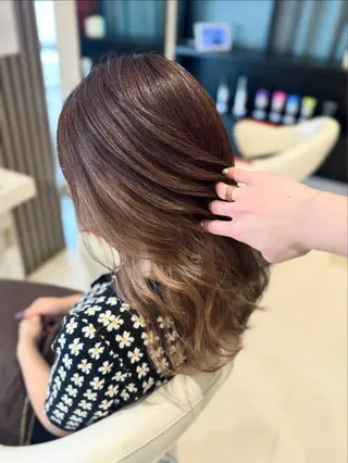 カラー 🌼EARTH 望月美那🌼のヘアスタイル