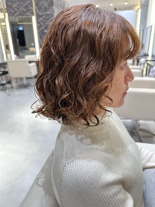 ミディアム パーマ コルソケーツー　梅田茶屋町(corso k-two)所属・三村 さゆみのヘアスタイル