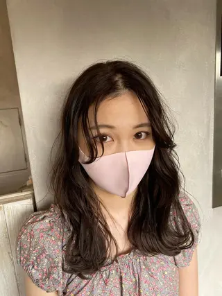 セミロング オーストヘアージジ所属・TAI透明カラー 柔らかい縮毛矯正のヘアスタイル