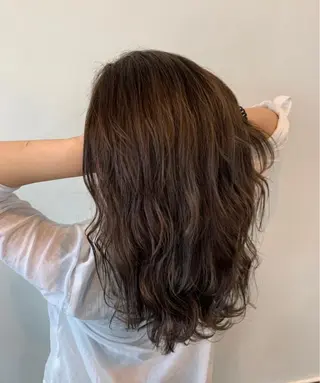 セミロング カラー FLAGS YAMATOのヘアスタイル