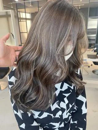 セミロング カラー ヘアアレンジ ネイル マツエク・マツパ アイブロウ 井上 一平のヘアスタイル