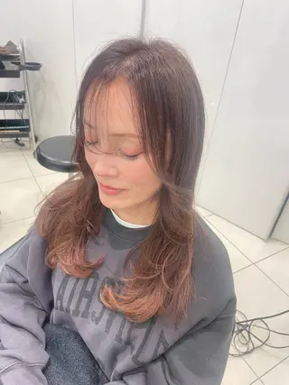 セミロング diar大船所属・大船/透明感カラー ユラのヘアスタイル