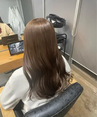 カラー ROCCOeast koyukiのヘアスタイル