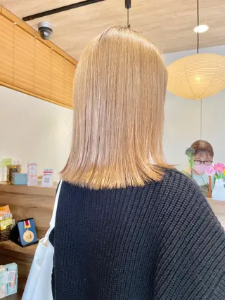 ミディアム カラー Oasisgarden所属・レイヤー/ブリーチ MOMOのヘアスタイル