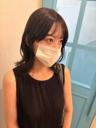 ミディアム abilita HIRARIのヘアスタイル