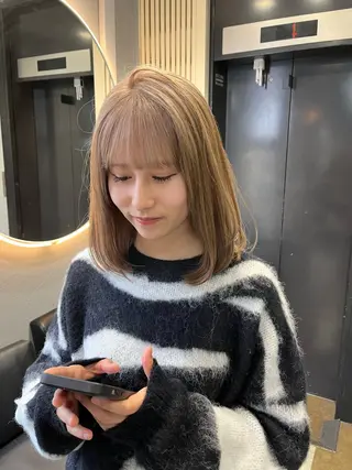 ミディアム カラー dao/ミルクティー /ブラウン/ブロンドのヘアスタイル