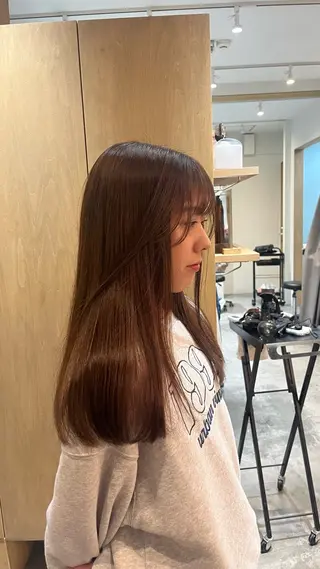 ロング YUI／レイヤー カット/透明感カラーのヘアスタイル