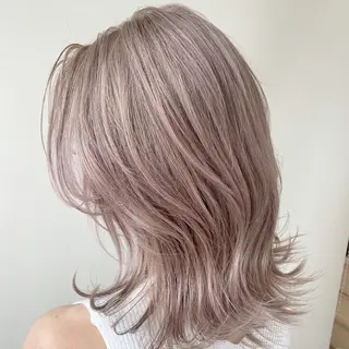 カラー Taku /ケアハイトーンのヘアスタイル