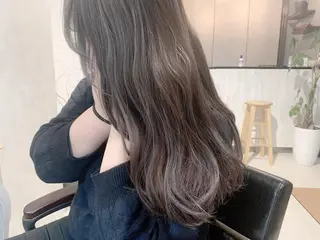 ロング カラー EMANON天神所属・Hitomi Ezakiのヘアスタイル