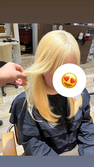 セミロング カラー ハイトーン/ワンカラ /レイヤー/ウルフのヘアスタイル