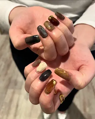 ネイル une／YUKINA 🫧大人nuanceのネイルデザイン