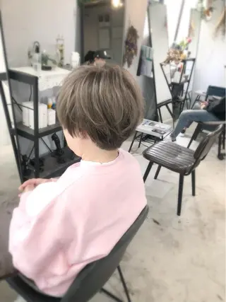 ショート カラー 松下 倫子のヘアスタイル
