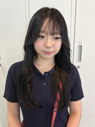 ロング SeiRa☪️ 艶髪 透明感 / ネイルのヘアスタイル