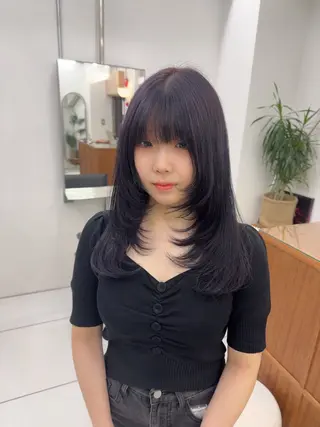 セミロング カラー MIES amane(アマネ)のヘアスタイル