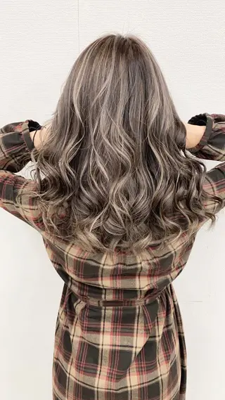 セミロング ミルクティーカラー 🌈店長クボのヘアスタイル