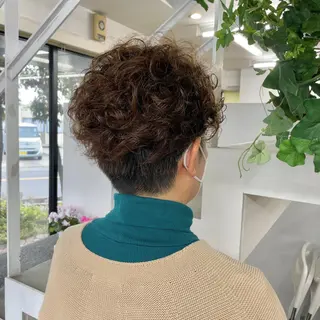 ショート パーマ 山田 里美のヘアスタイル