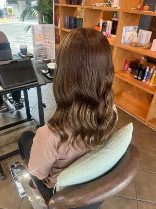 ロング 暖色カラー/ フクダ モエ🐿のヘアスタイル