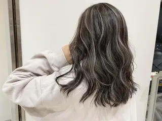 セミロング カラー ブリーチカラーレイヤ ーカット🦋annaのヘアスタイル